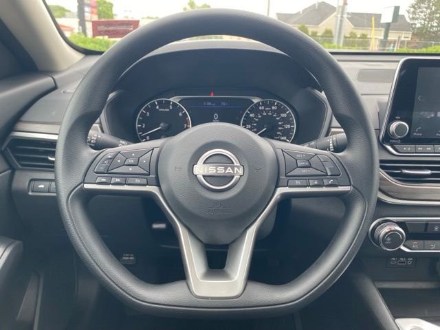 New 2026 Pearl White Nissan 2.5 SV image 31