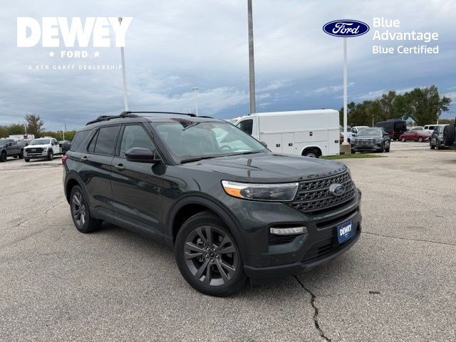 Used 2023 Green Metallic Ford XLT image 1
