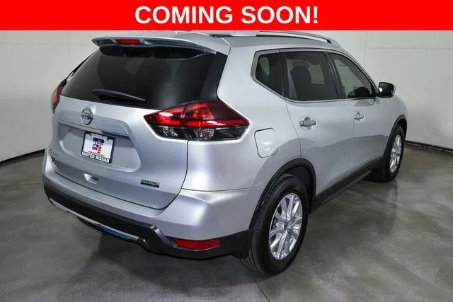 Used 2020 Silver Nissan S image 5