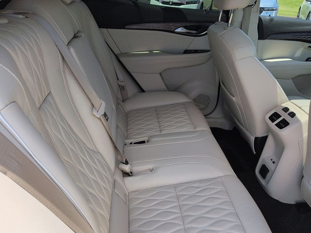 Used 2021 White Buick Avenir image 8