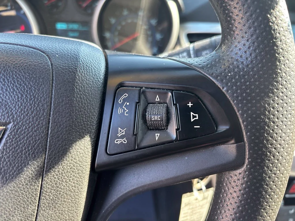 Used 2015 Silver Chevrolet 1LT image 19