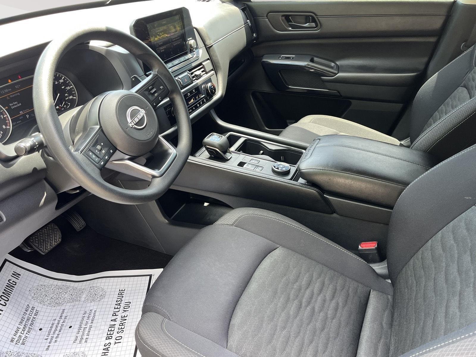 Used 2025 Glacier White Nissan S image 21