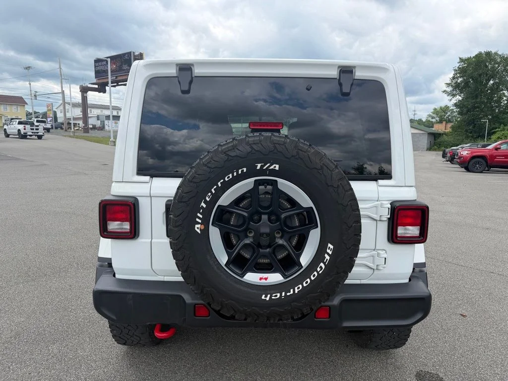 Certified Used 2022 White Jeep Unlimited Rubicon image 4
