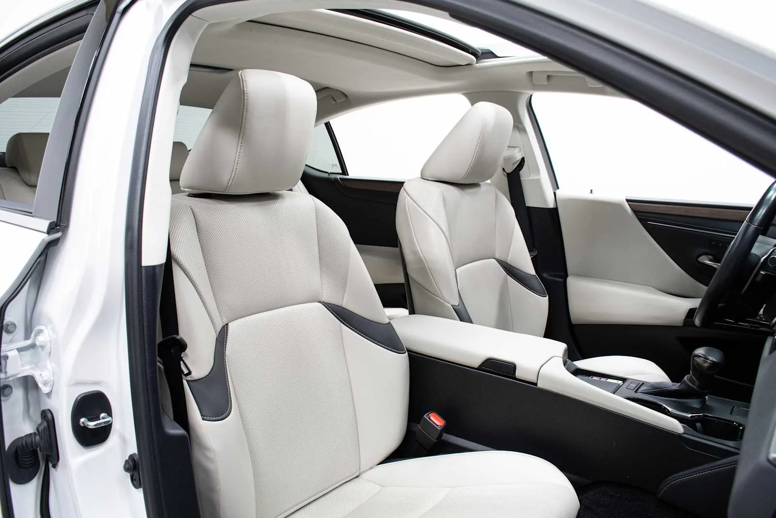 Certified Used 2024 EMINENT WHITE PEARL Lexus  image 24