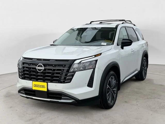 2026 Nissan Pathfinder Platinum 4WD's photo