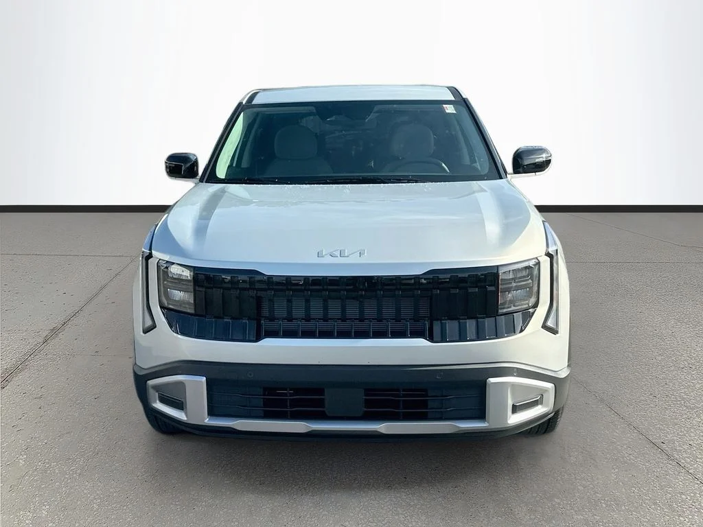New 2027 Ivory Silver Kia S image 2