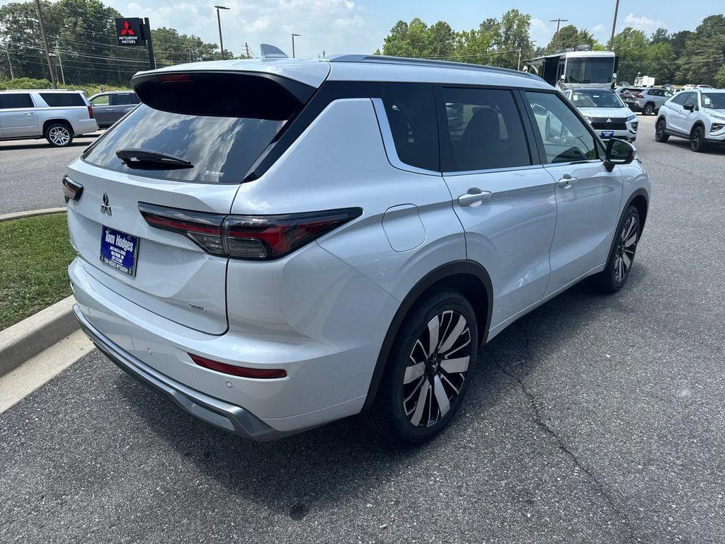 New 2026 White Diamond/Black Roof Mitsubishi SEL S-AWC image 4