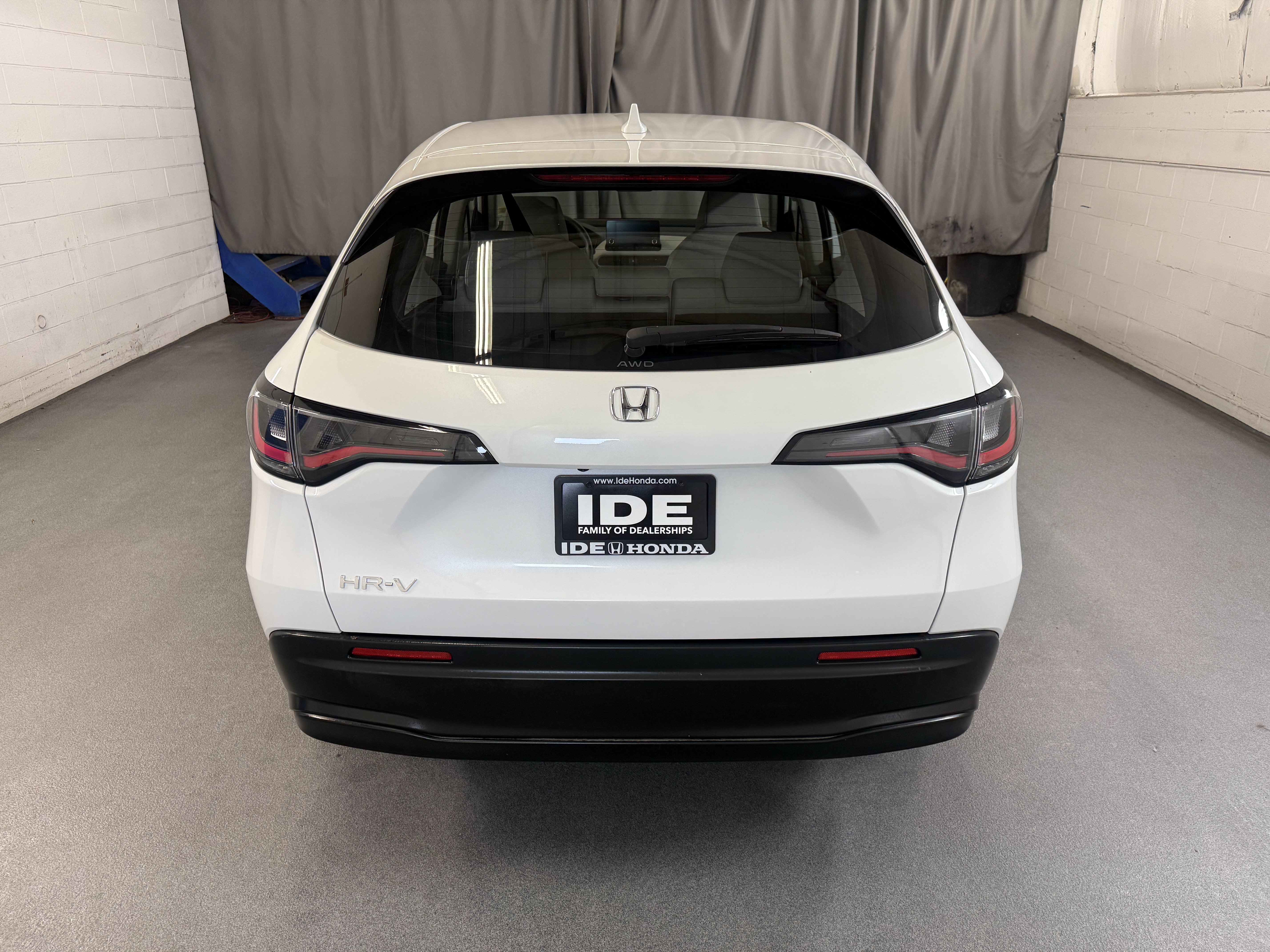 Certified Used 2023 Platinum White Pearl Honda LX image 33