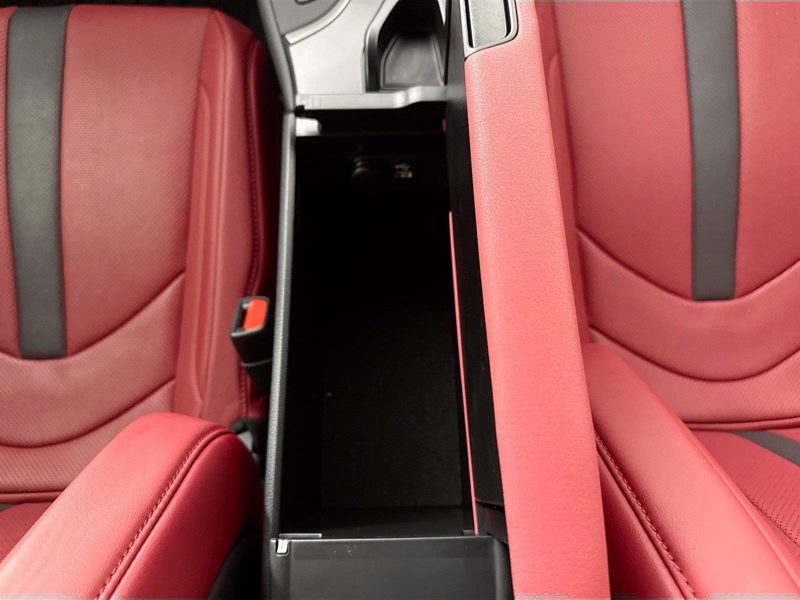 Used 2024 Iridium w/ Obsidian Roof Lexus UX 250h F SPORT Handling image 35