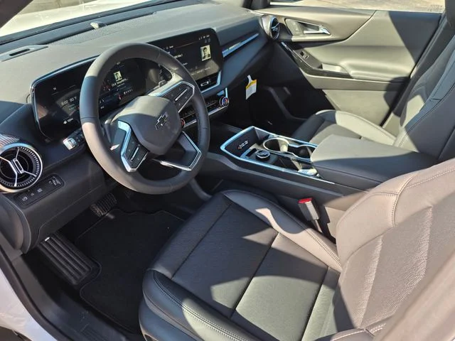 New 2027 White Chevrolet LT image 19
