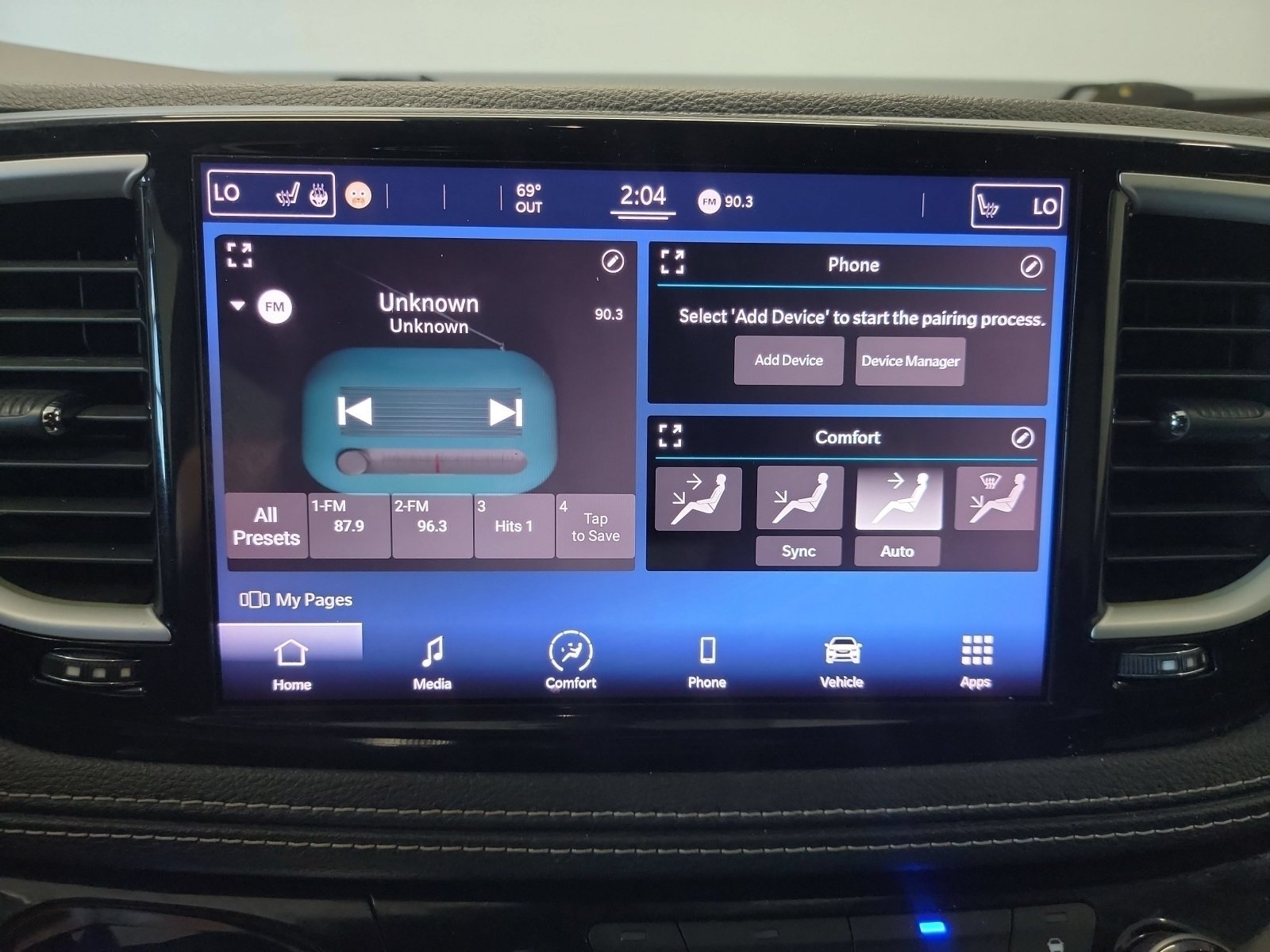 Used 2021 Granite Crystal Metallic Clearcoat Chrysler Touring L image 21