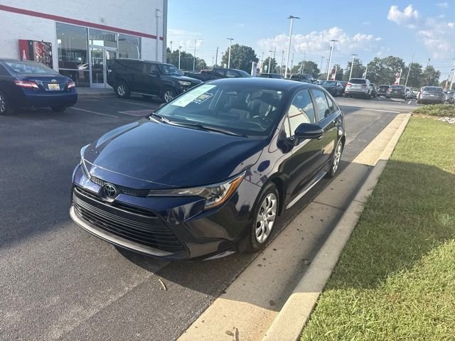 Used 2025  Toyota LE image 3