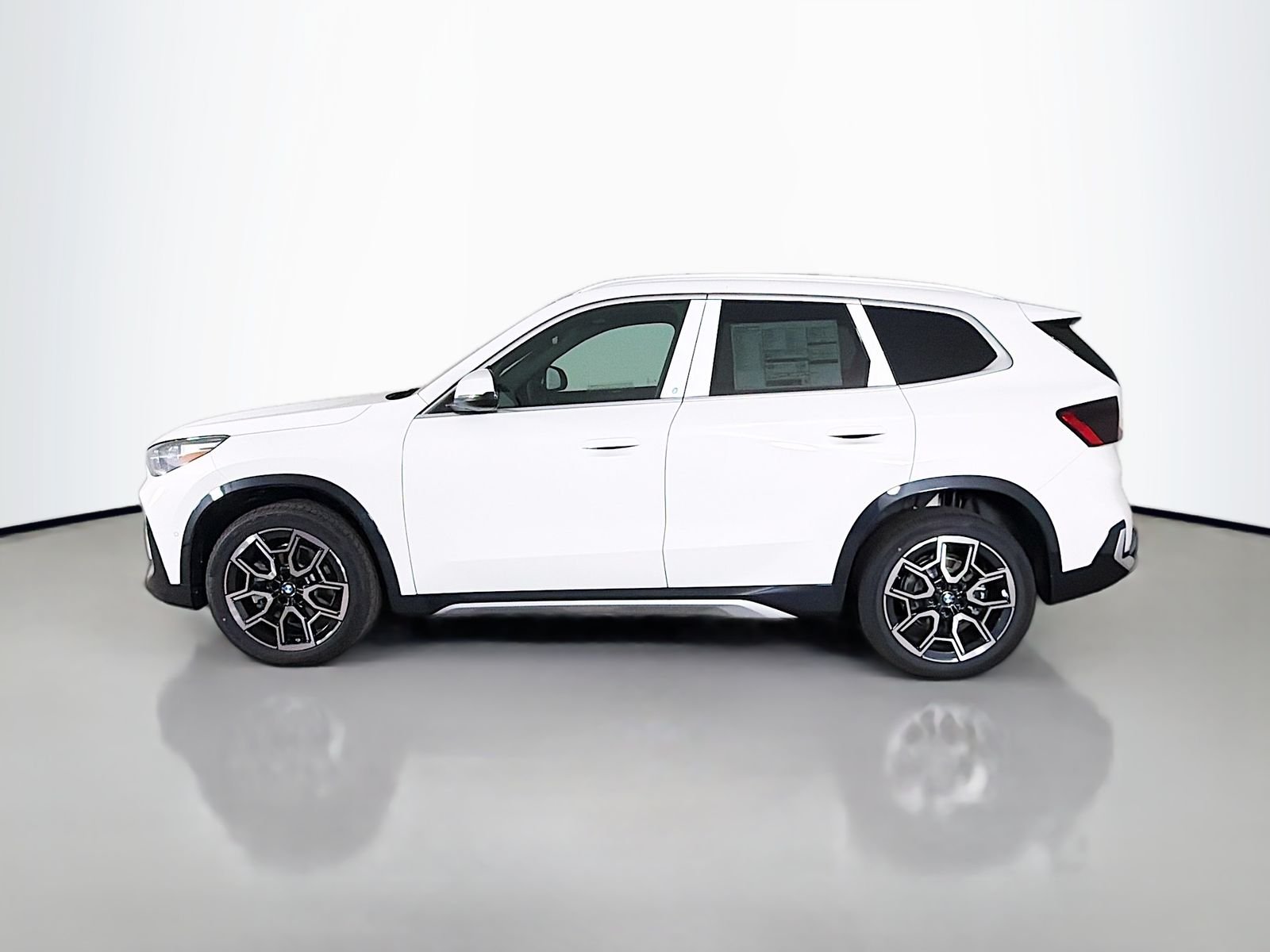 New 2026 Alpine White BMW xDrive28i image 4