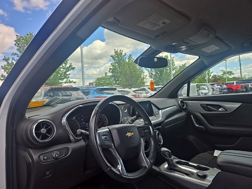 Used 2020 SUMMIT WHITE Chevrolet LT image 3
