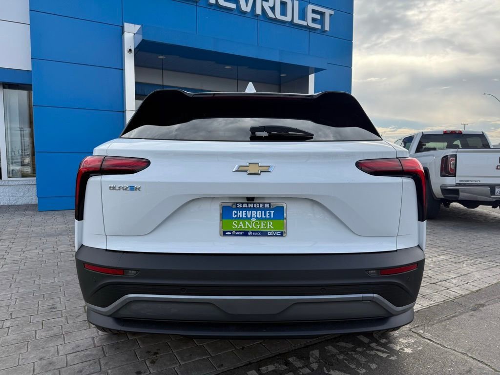 New 2026 Summit White Chevrolet LT image 7
