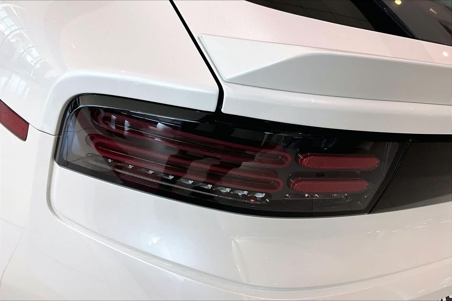 Used 2025 Pearl White Tricoat/Super Black Nissan Performance image 25
