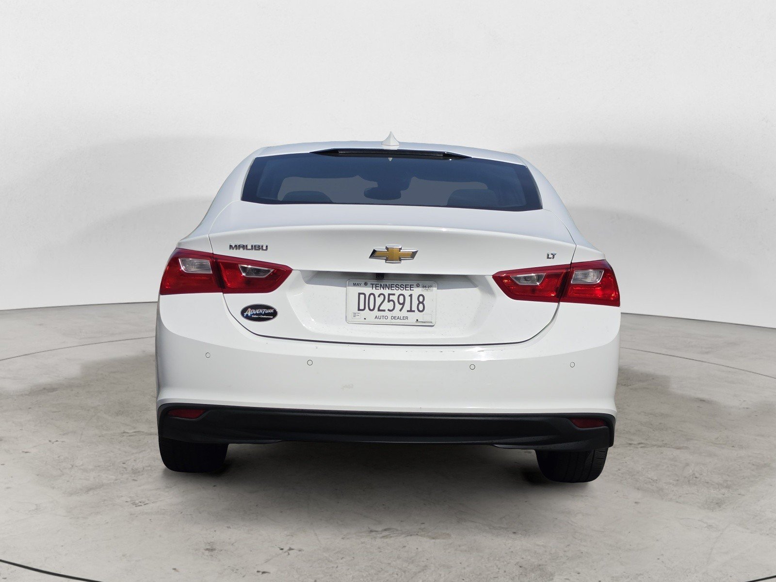 Used 2024 Summit White Chevrolet LT image 4