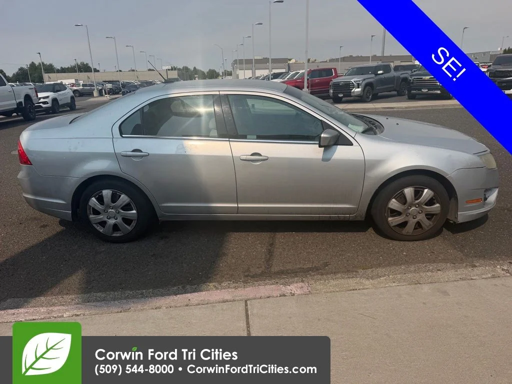 Used 2010 Brilliant Silver Metallic Ford SE image 5
