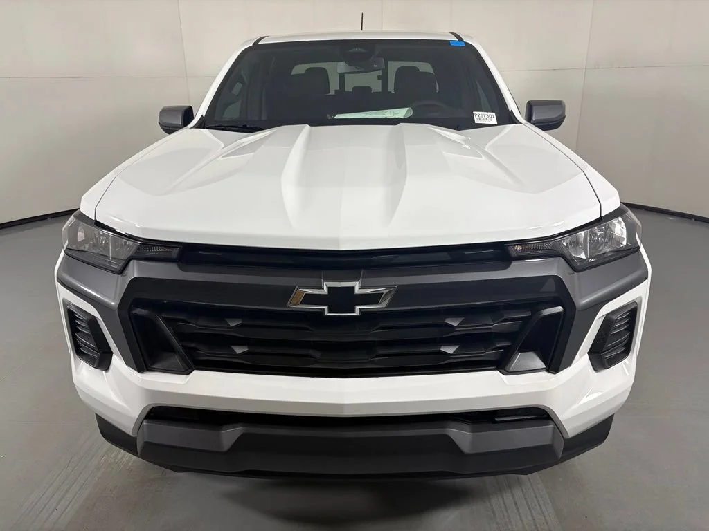 New 2026 Summit White Chevrolet LT image 4