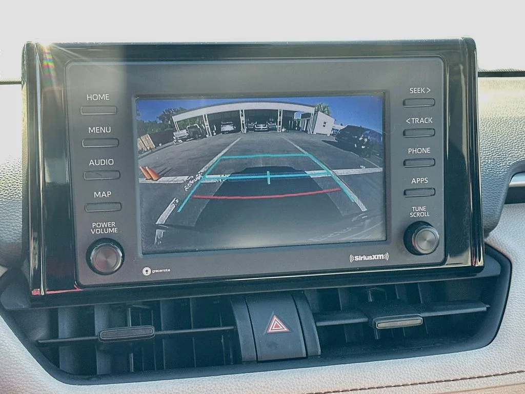 Used 2022 Silver Toyota XLE image 13