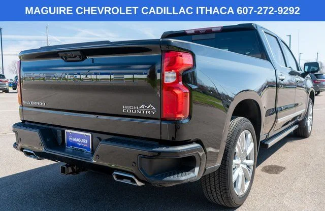 Used 2022 Black Chevrolet High Country image 6