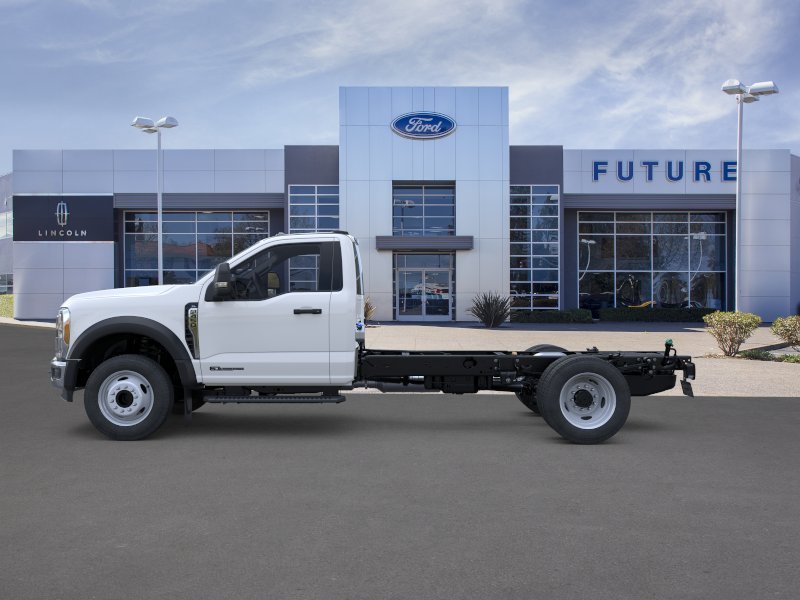 New 2025 Oxford White Ford F-450® XL image 3