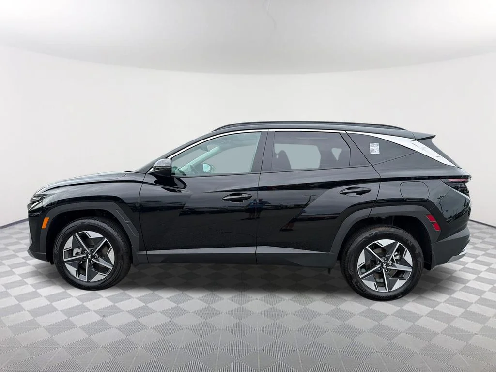 Used 2025 Gray Hyundai SEL Convenience image 8