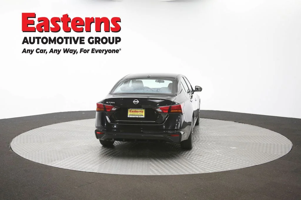 Used 2025 Black Nissan 2.5 SV image 34