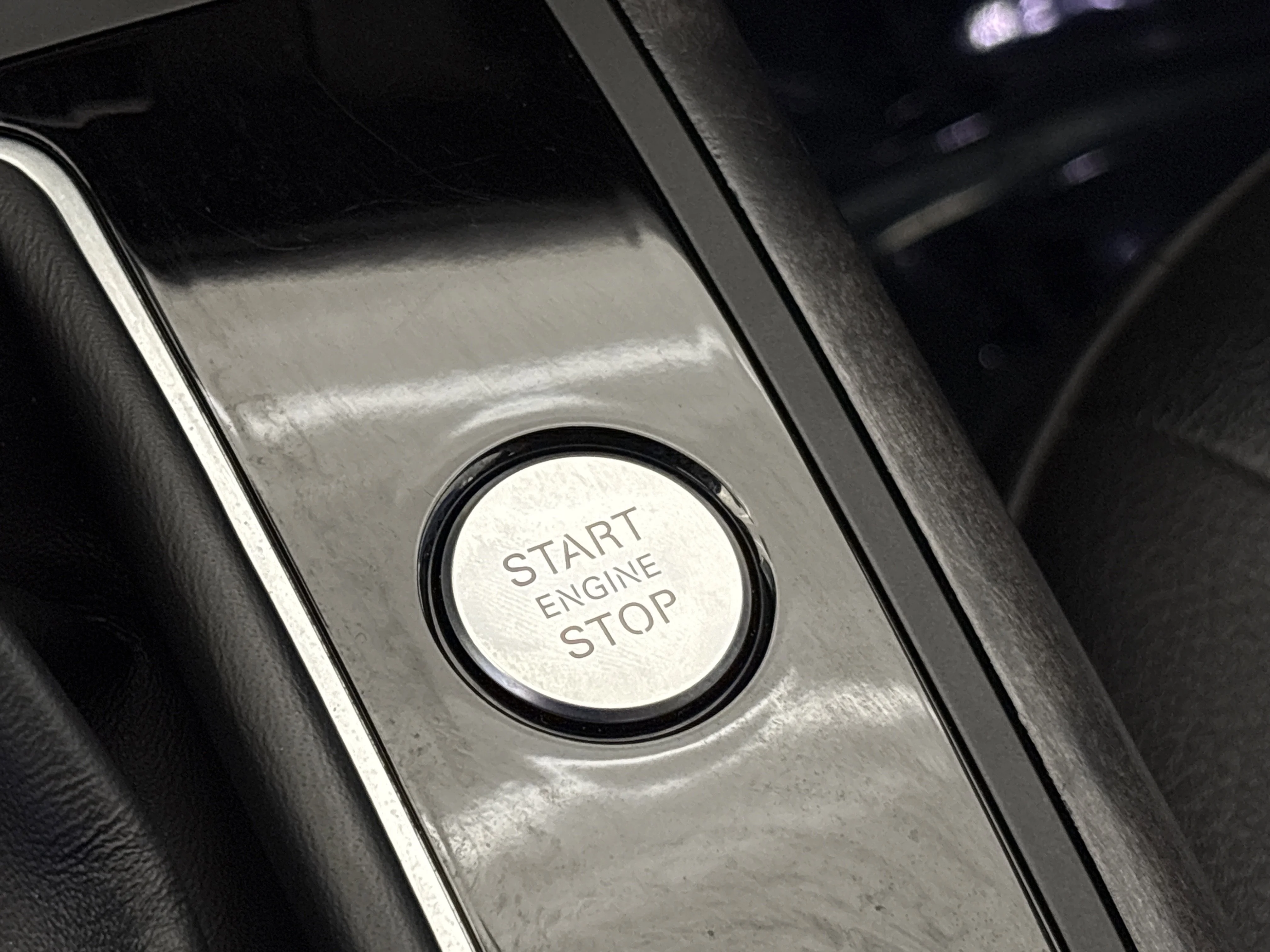 Used 2018 Moonlight Blue Metallic Audi Premium image 23
