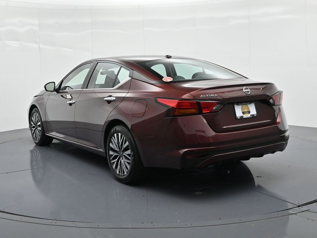 Used 2025 Garnet Pearl Nissan SV FWD image 7