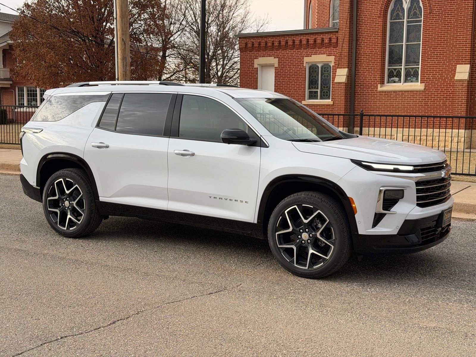 New 2026 Polar White Tricoat Chevrolet High Country image 2