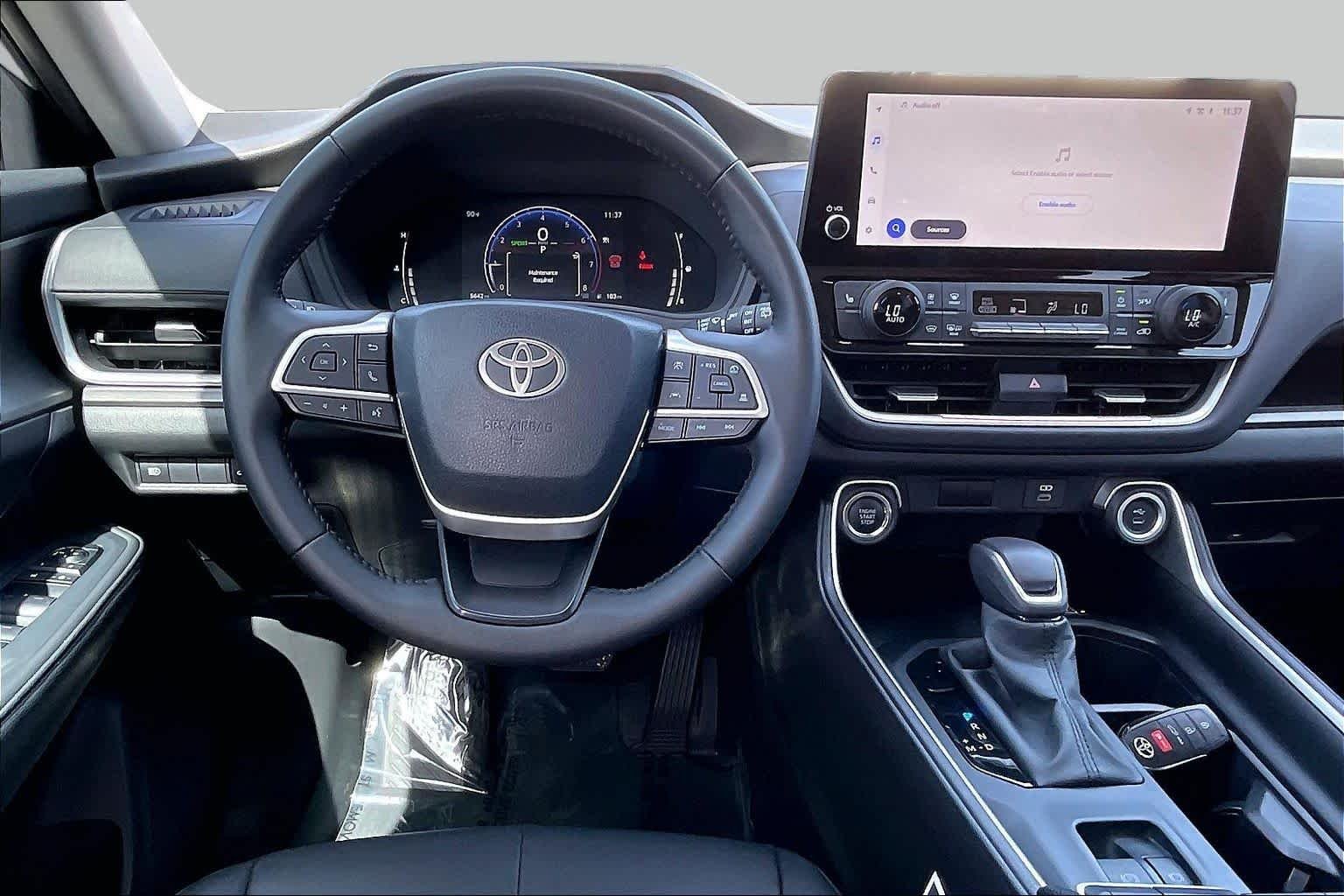 Used 2026 Wind Chill Pearl Toyota XLE image 7