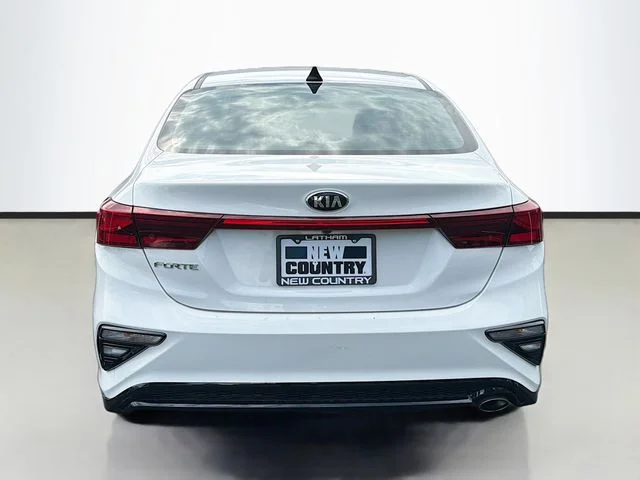 Used 2021 White Kia LXS image 6