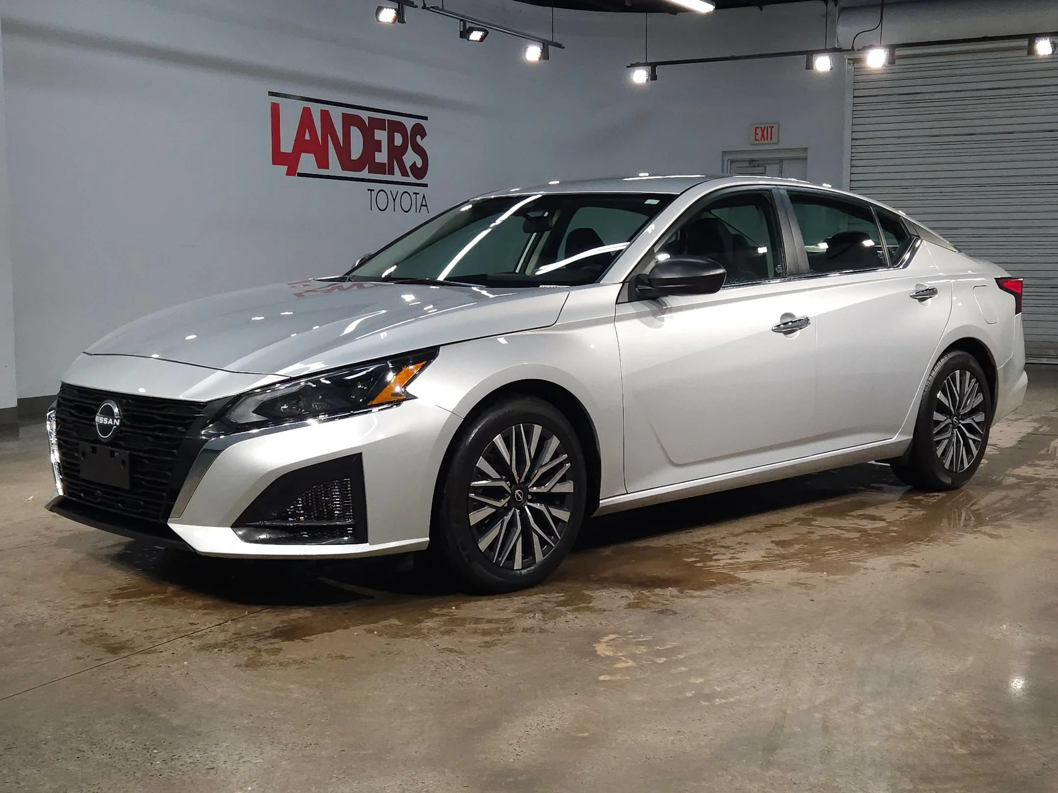 Used 2024 Brilliant Silver Metallic Nissan 2.5 SV image 3