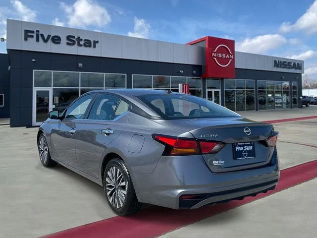 Used 2024 Gray Nissan 2.5 SV image 4