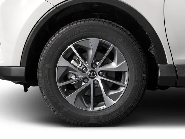 Used 2018 Aqua Toyota Hybrid LE image 11