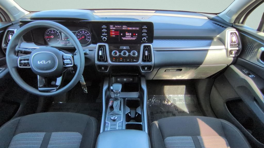 Used 2022 White Kia LX image 11