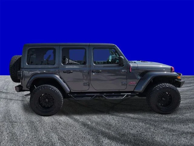 Used 2019 Gray Jeep Unlimited Sahara Altitude image 3