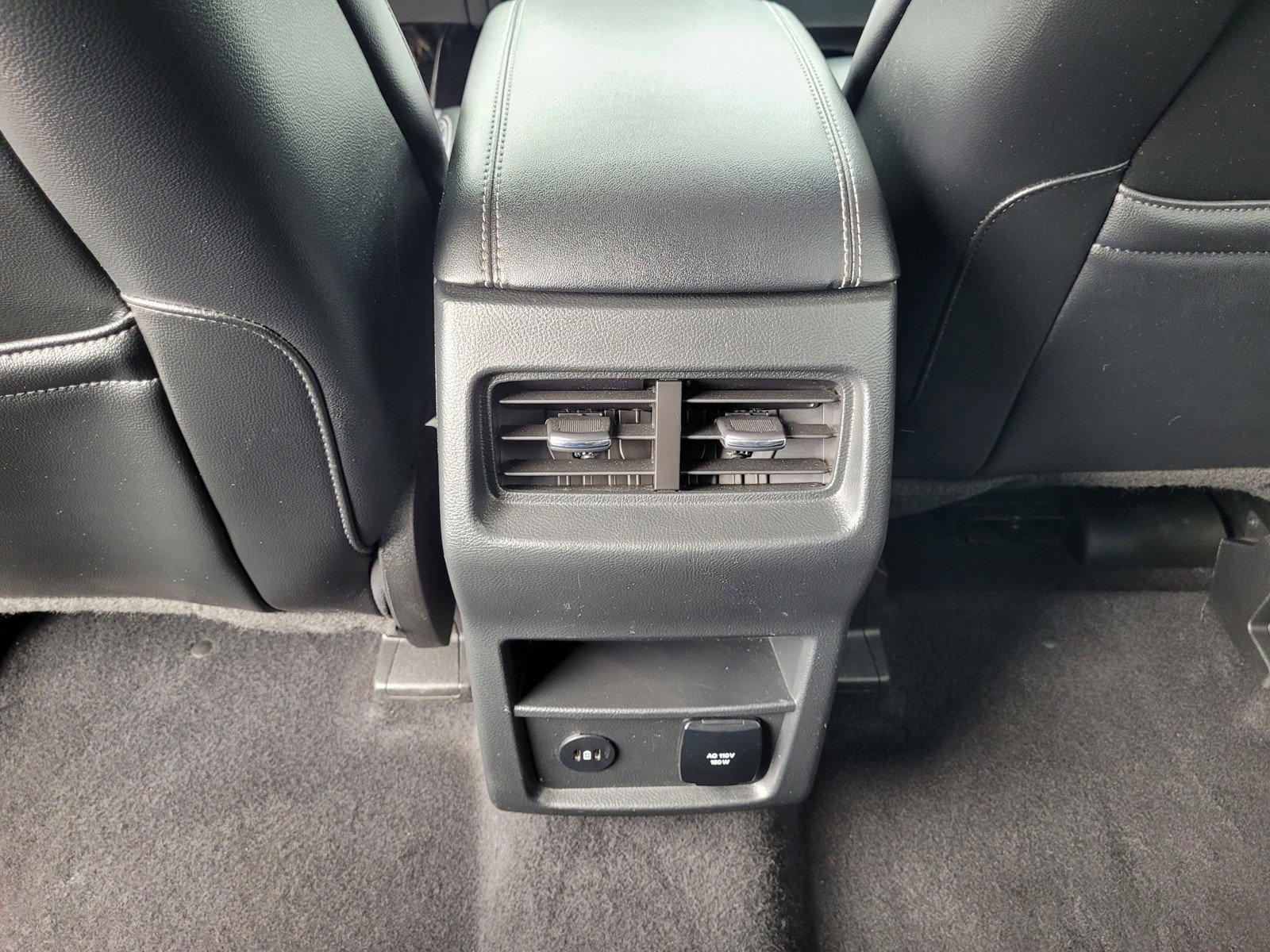 2023 Ford Edge Titanium - Photo 14