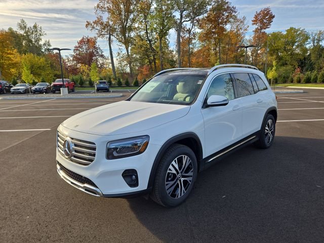 New 2026 Polar White Mercedes-Benz GLB250 image 7