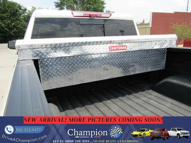 Used 2025 White Frost Tricoat GMC Denali image 8