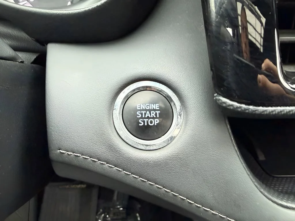 Used 2023  Toyota L image 26