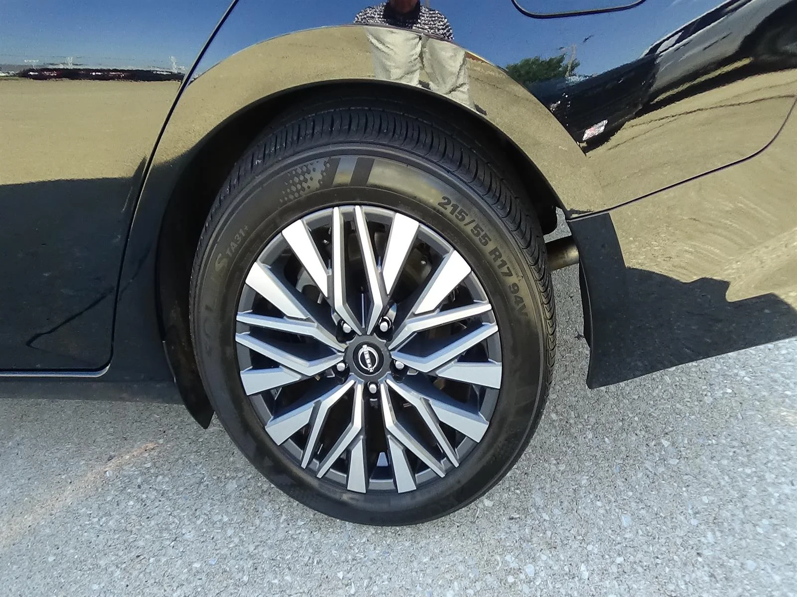 Used 2025 Super Black (kh3) Nissan 2.5 SV image 10