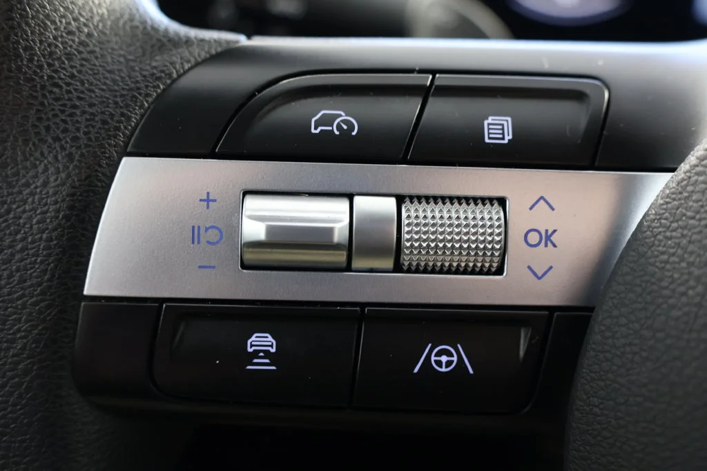 Used 2025 Shimmering Silver Hyundai SEL image 11