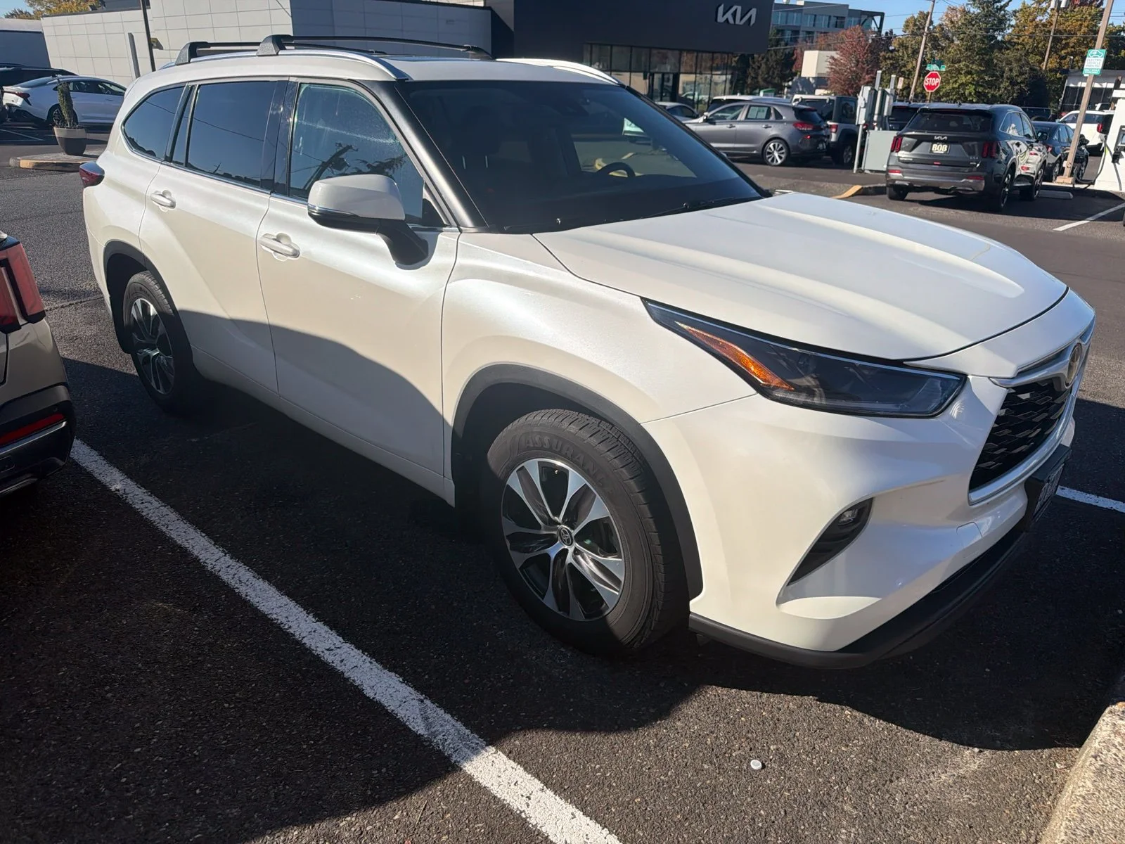 Used 2021 Blizzard Pearl Toyota XLE image 2