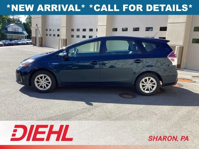 Used 2017  Toyota Four image 4