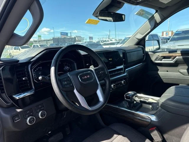 Used 2024 White GMC Elevation image 15