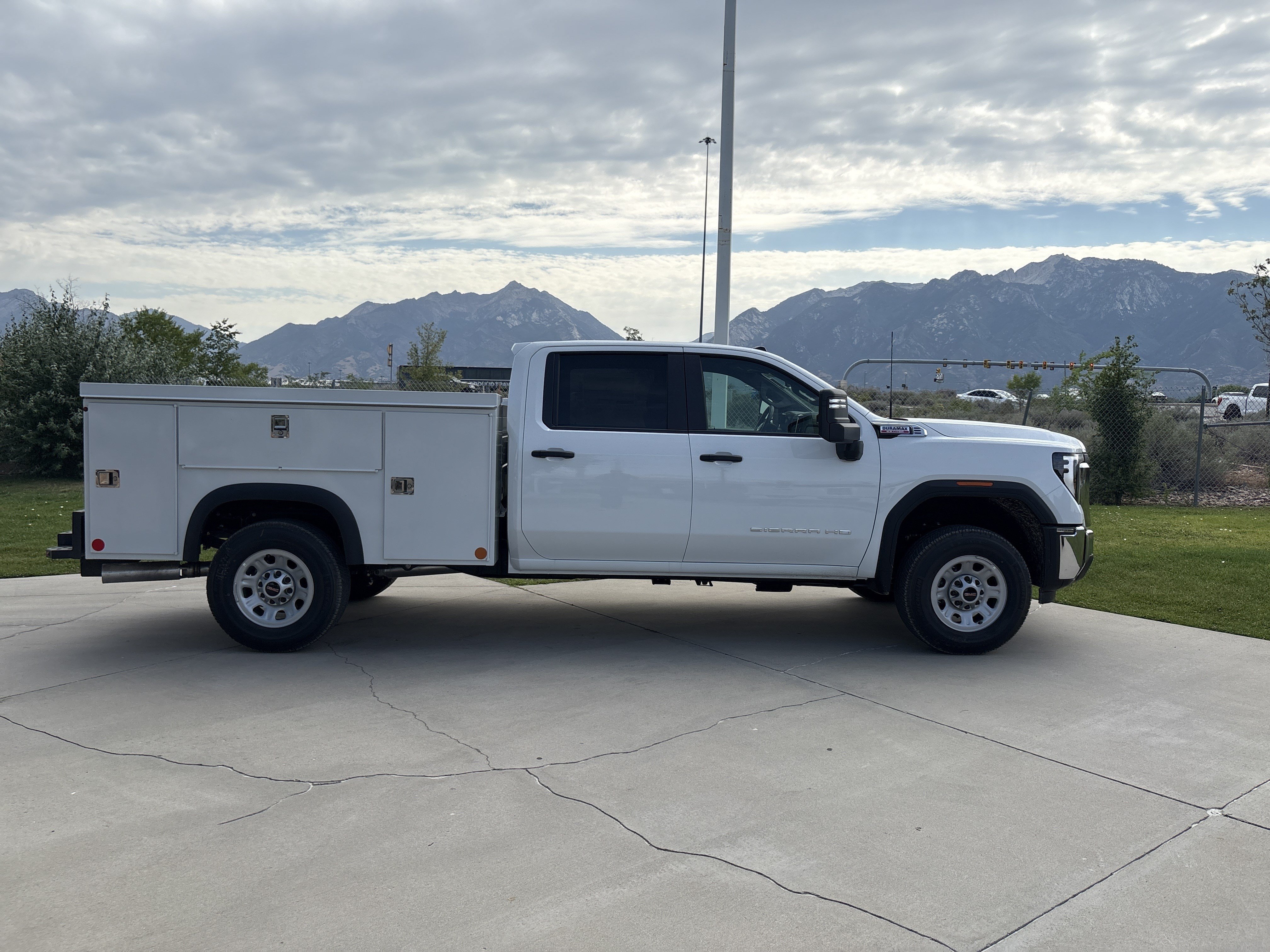 New 2026 Summit White GMC Pro image 8