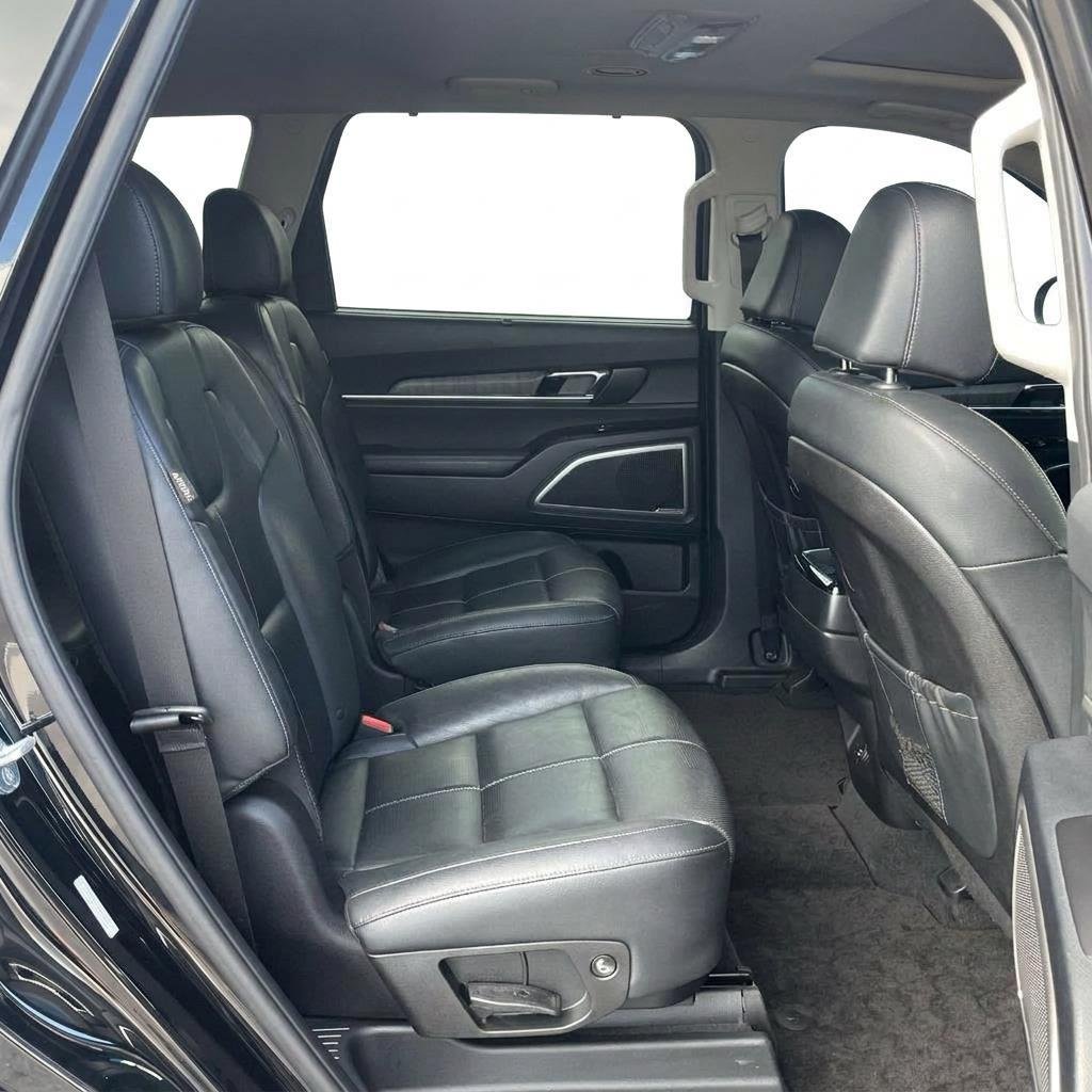 Used 2025 Ebony Black Kia S image 17
