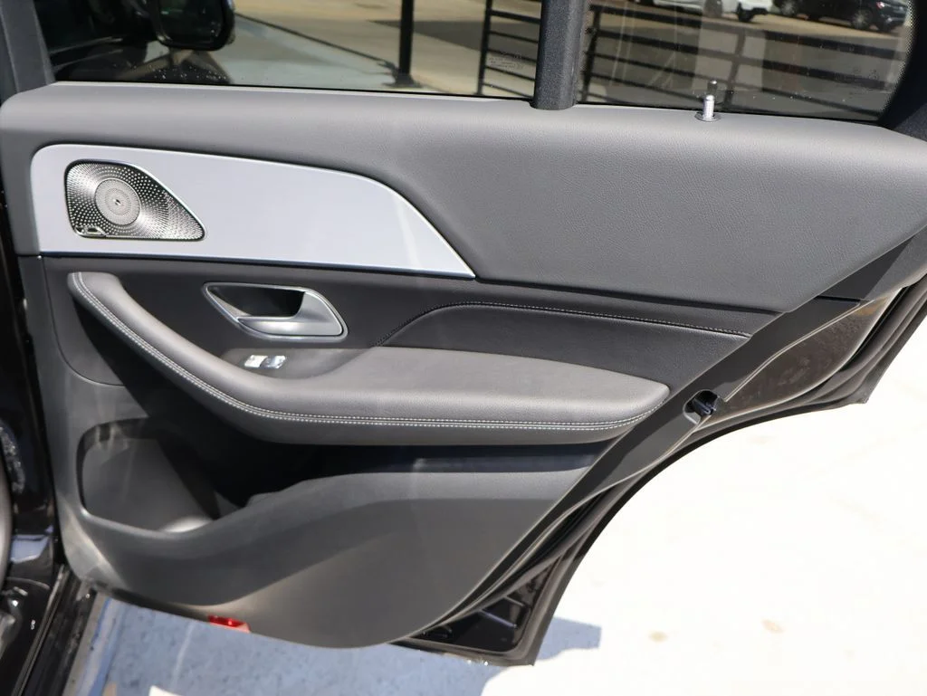 New 2026 Obsidian Black Metallic Mercedes-Benz GLE 450 image 14